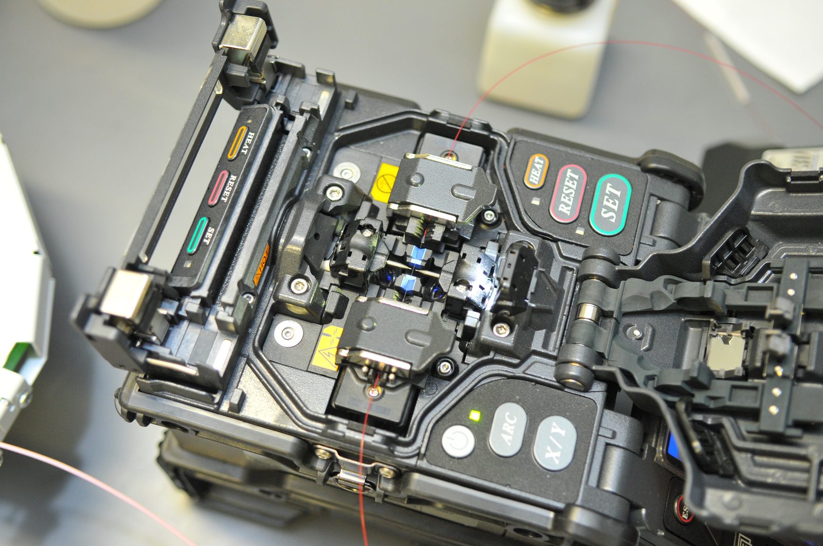 Fujikura fusion splicer close-up — illustrative equipment photo